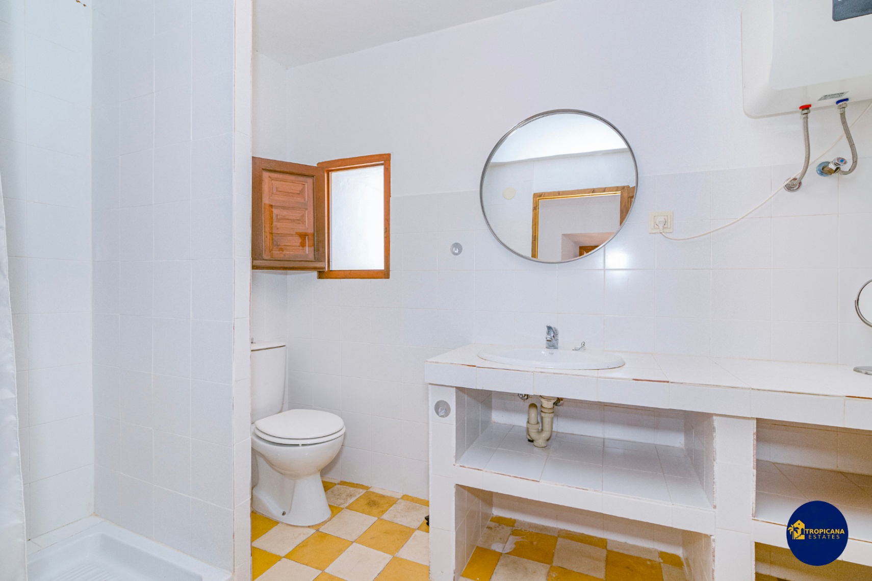 Cortijo en venta en Gelibra con impresionantes vistas al mar y la montaña
