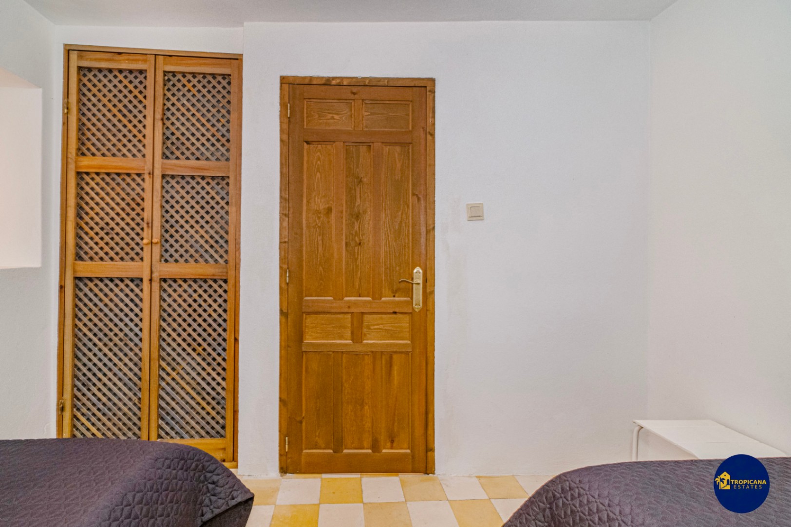Cortijo en venta en Gelibra con impresionantes vistas al mar y la montaña