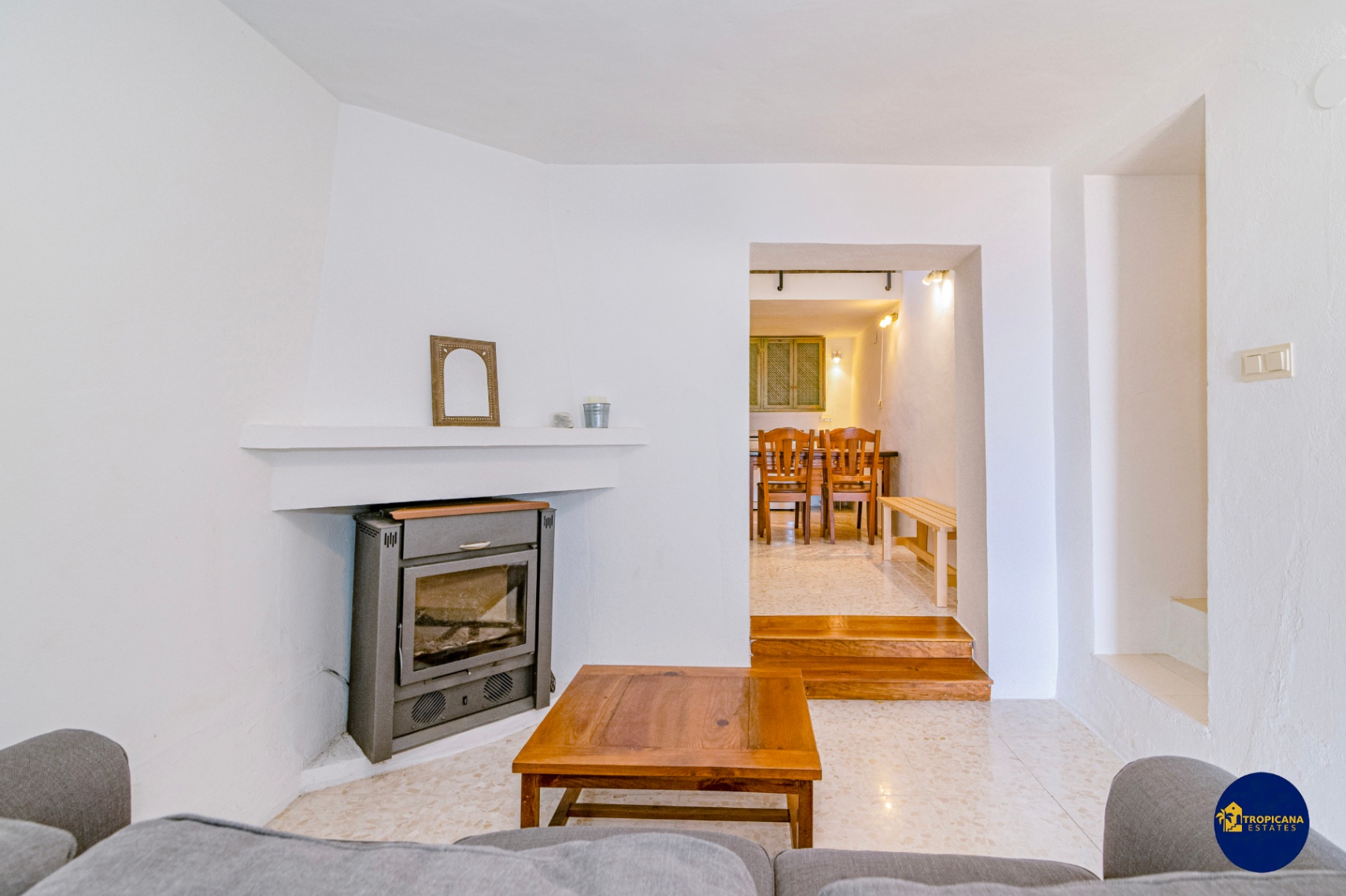 Cortijo en venta en Gelibra con impresionantes vistas al mar y la montaña