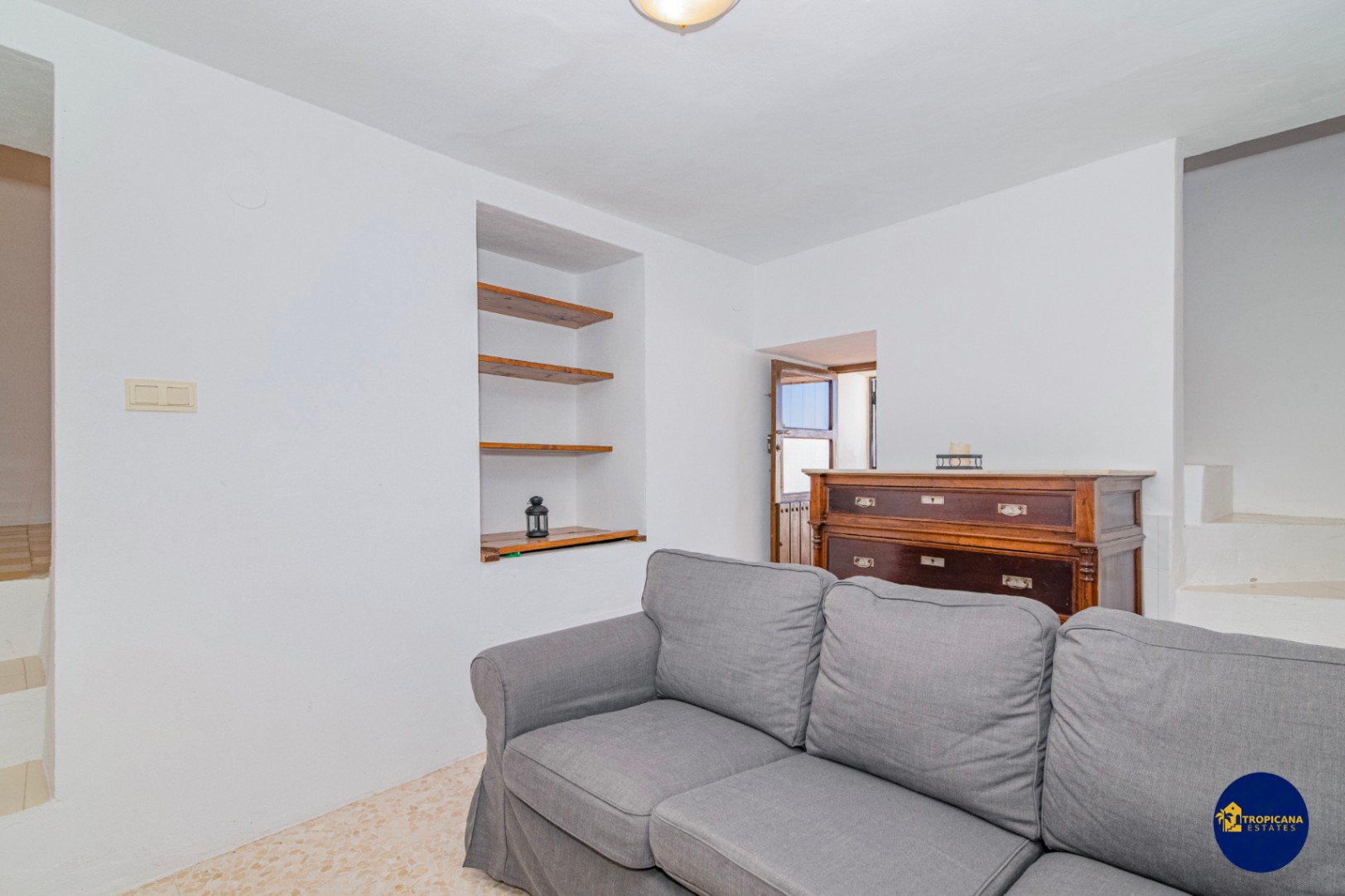 Cortijo en venta en Gelibra con impresionantes vistas al mar y la montaña