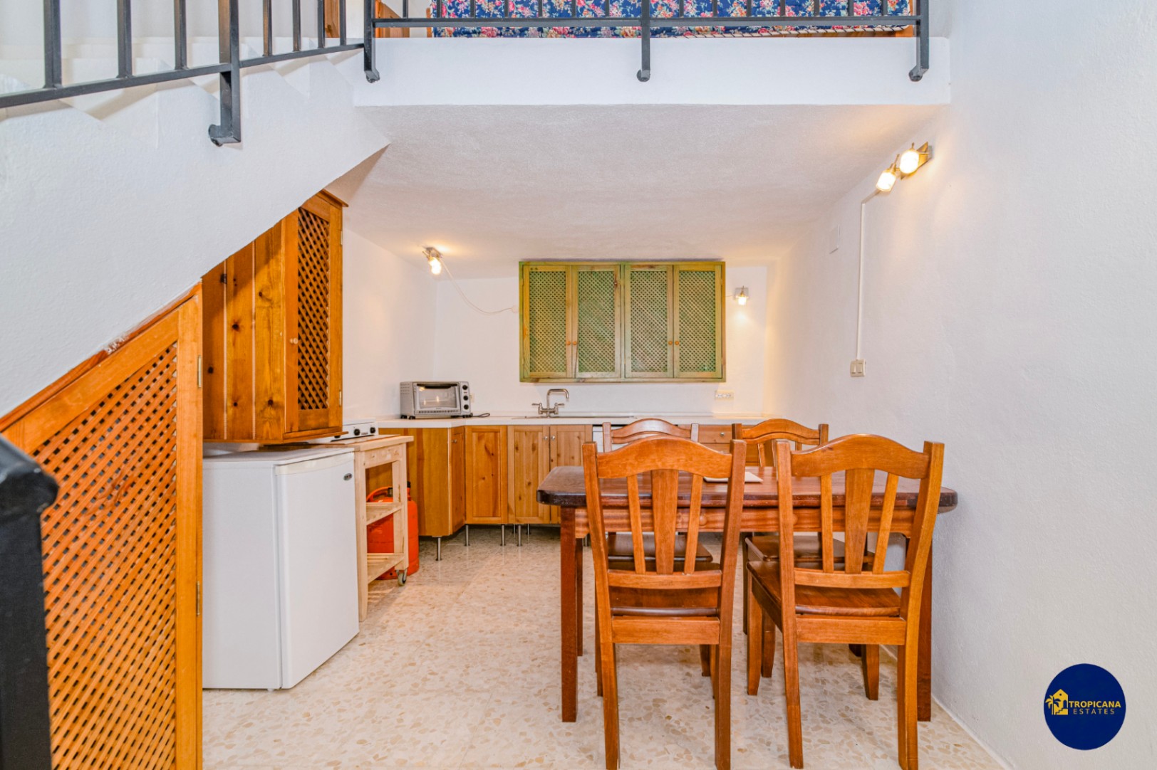 Cortijo en venta en Gelibra con impresionantes vistas al mar y la montaña