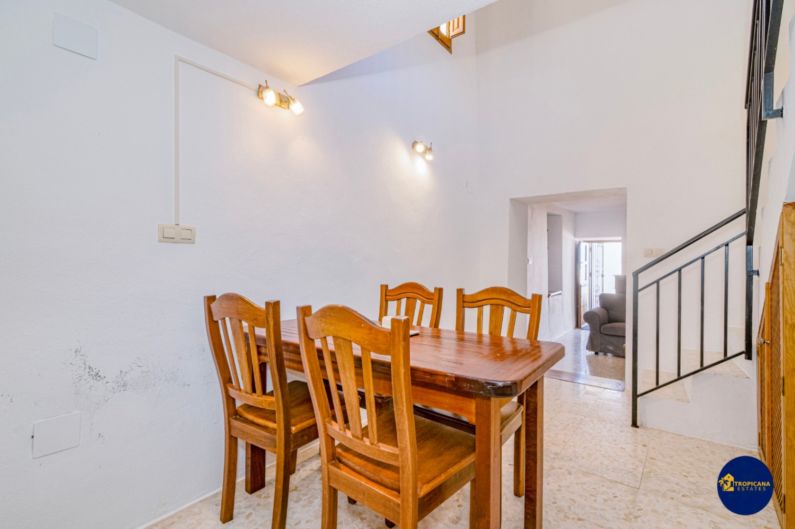 Cortijo en venta en Gelibra con impresionantes vistas al mar y la montaña