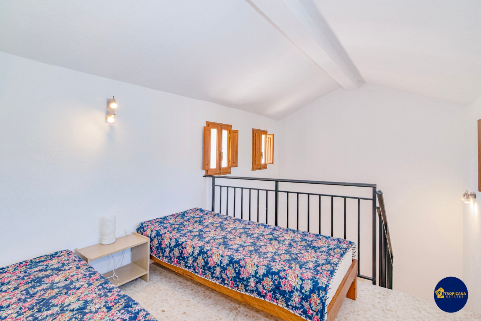 Cortijo en venta en Gelibra con impresionantes vistas al mar y la montaña