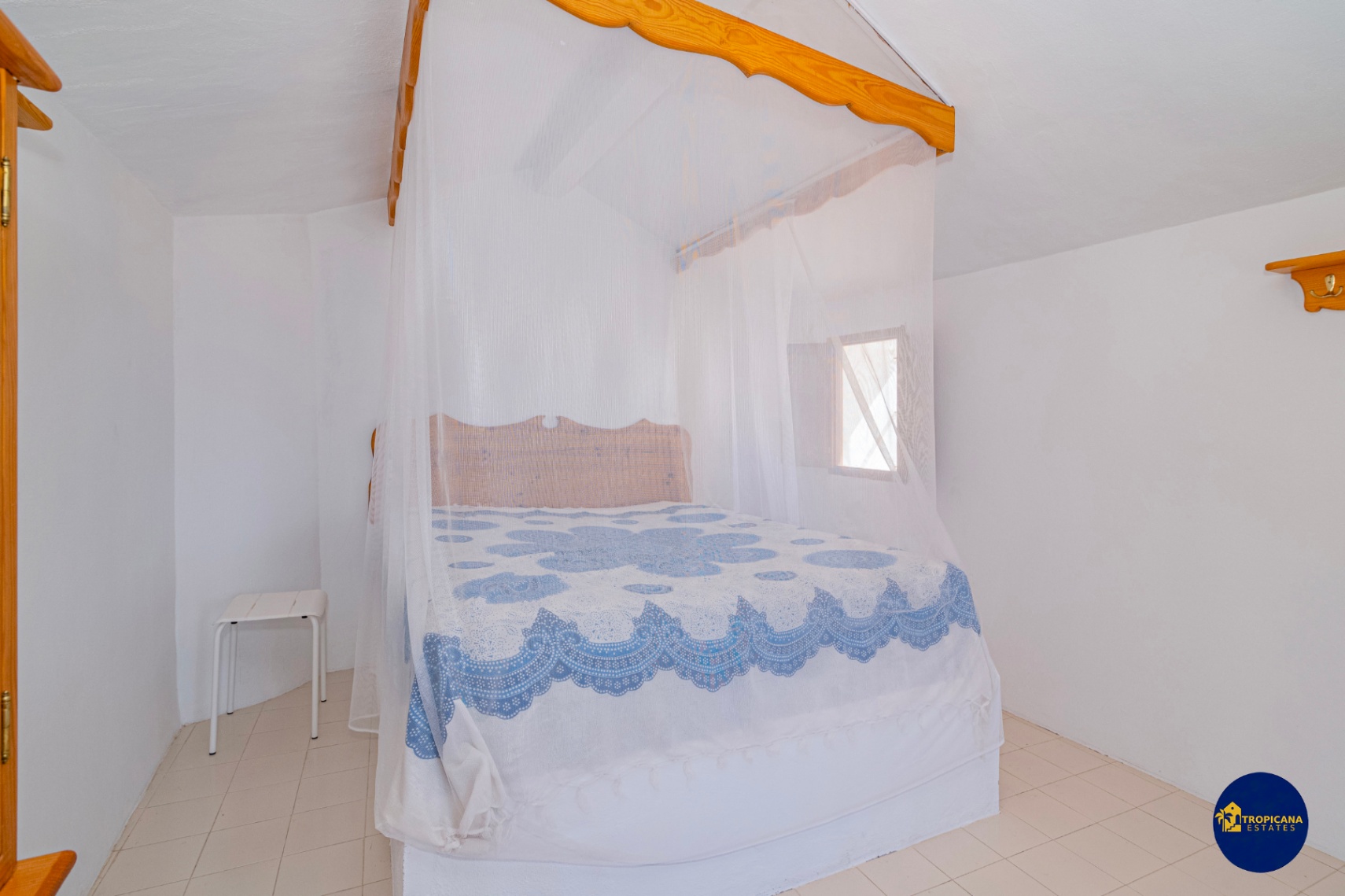 Cortijo en venta en Gelibra con impresionantes vistas al mar y la montaña