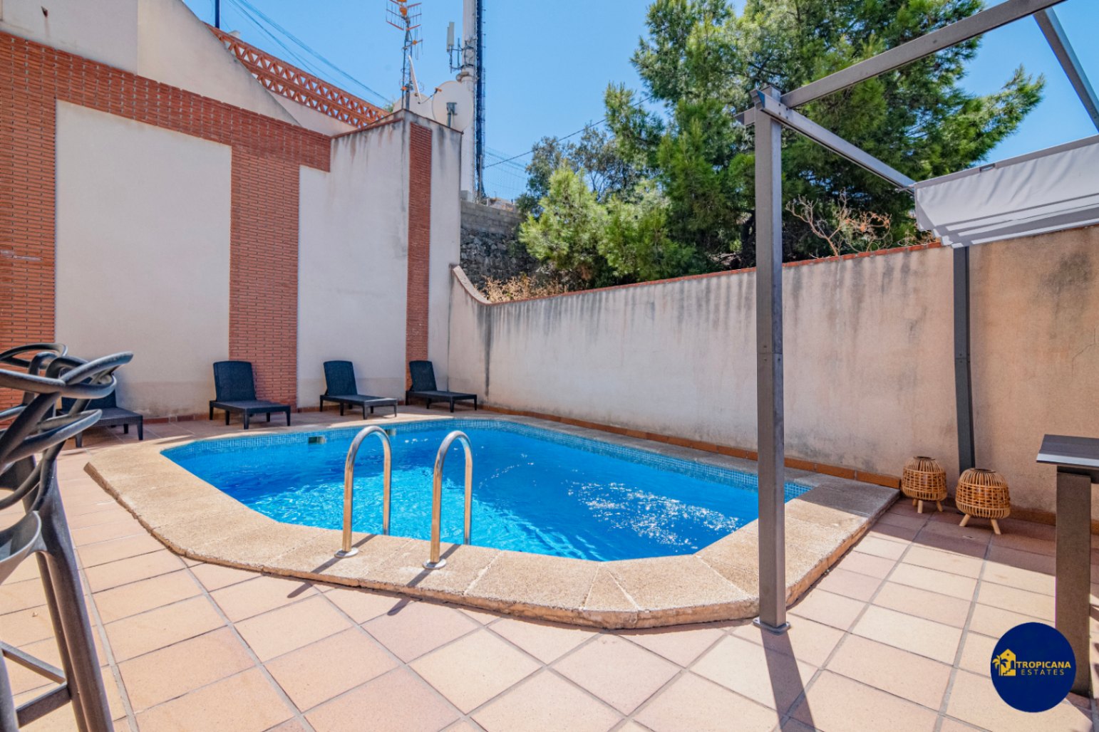 Chalet en venta de 4 habitaciones en Almuñécar, Los Pinos