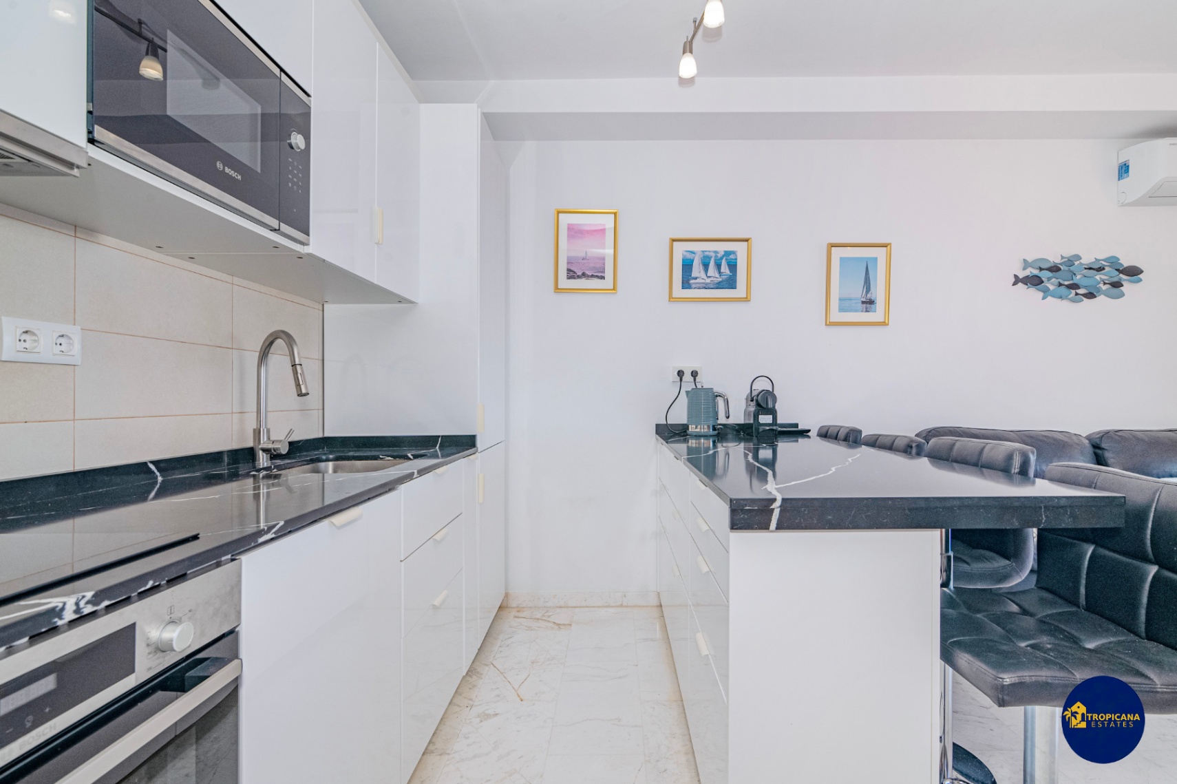 Apartamento en venta de 3 dormitorios en Marina del Este, Almuñécar