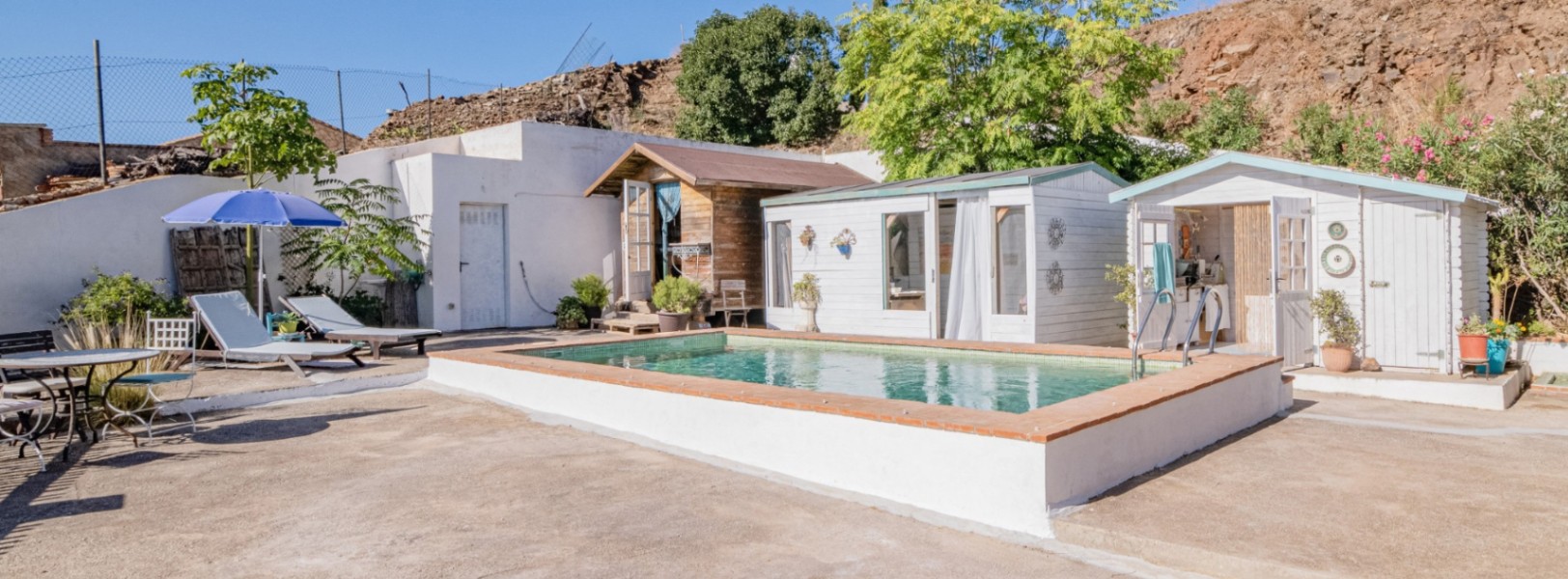 Ferienhaus mit 3 Schlafzimmern, Jurte und Swimmingpool