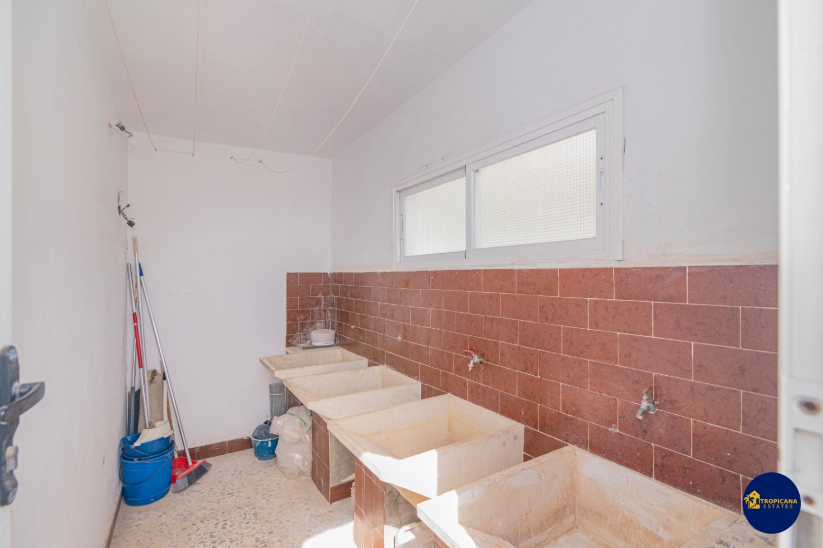 Apartamento en venta con 2 dormitorios, Playa San Cristóbal, Almuñecar