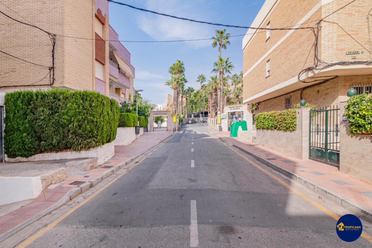 Apartamento en venta con 2 dormitorios, Playa San Cristóbal, Almuñecar