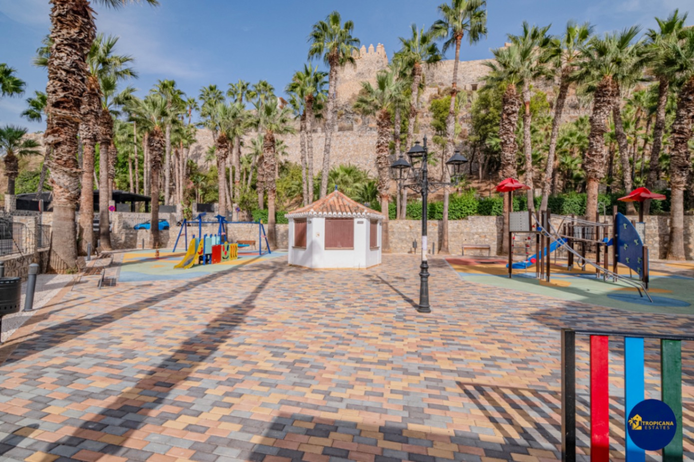Apartamento en venta con 2 dormitorios, Playa San Cristóbal, Almuñecar