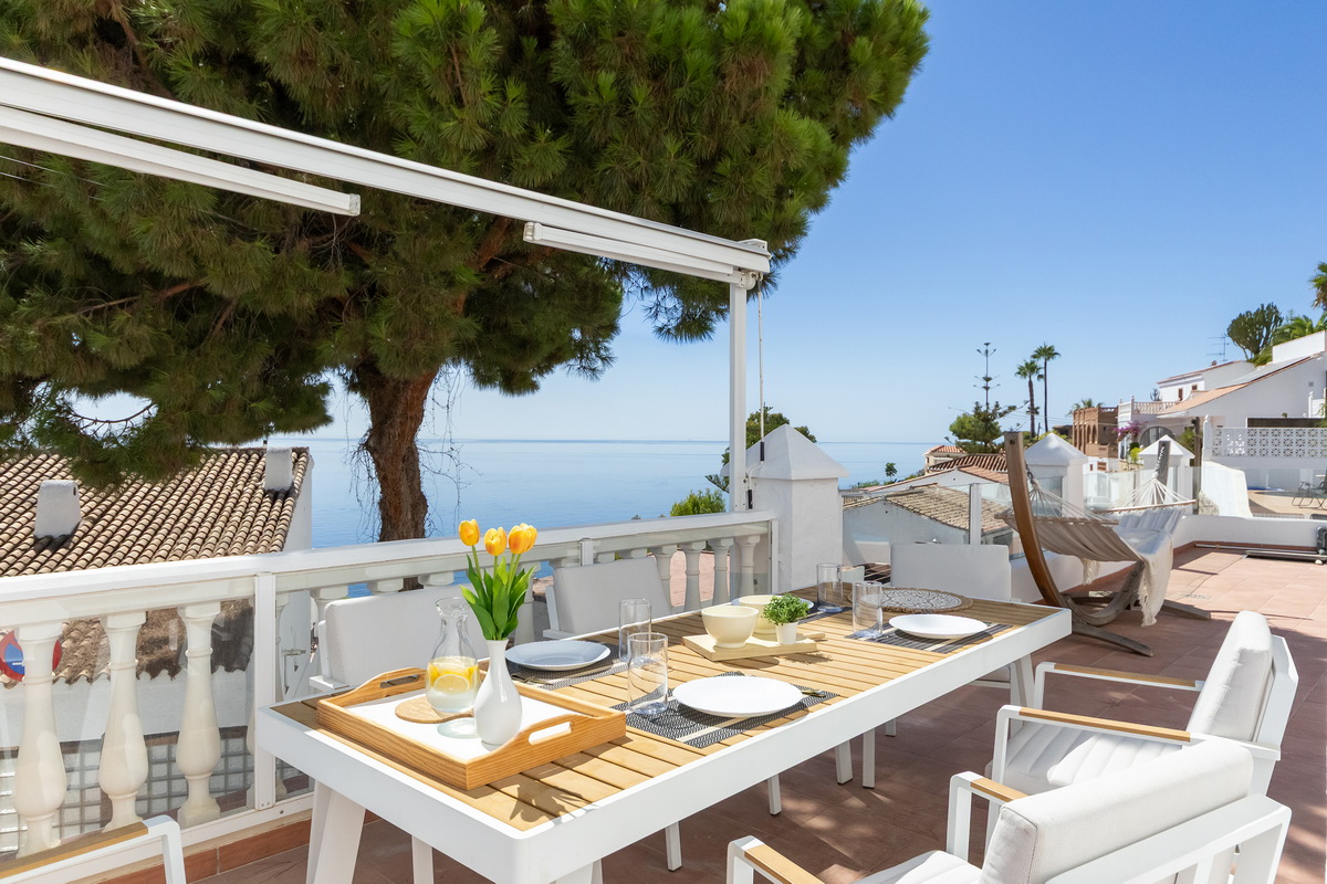 Chalet en venta con piscina en Almuñécar, Los Pinos