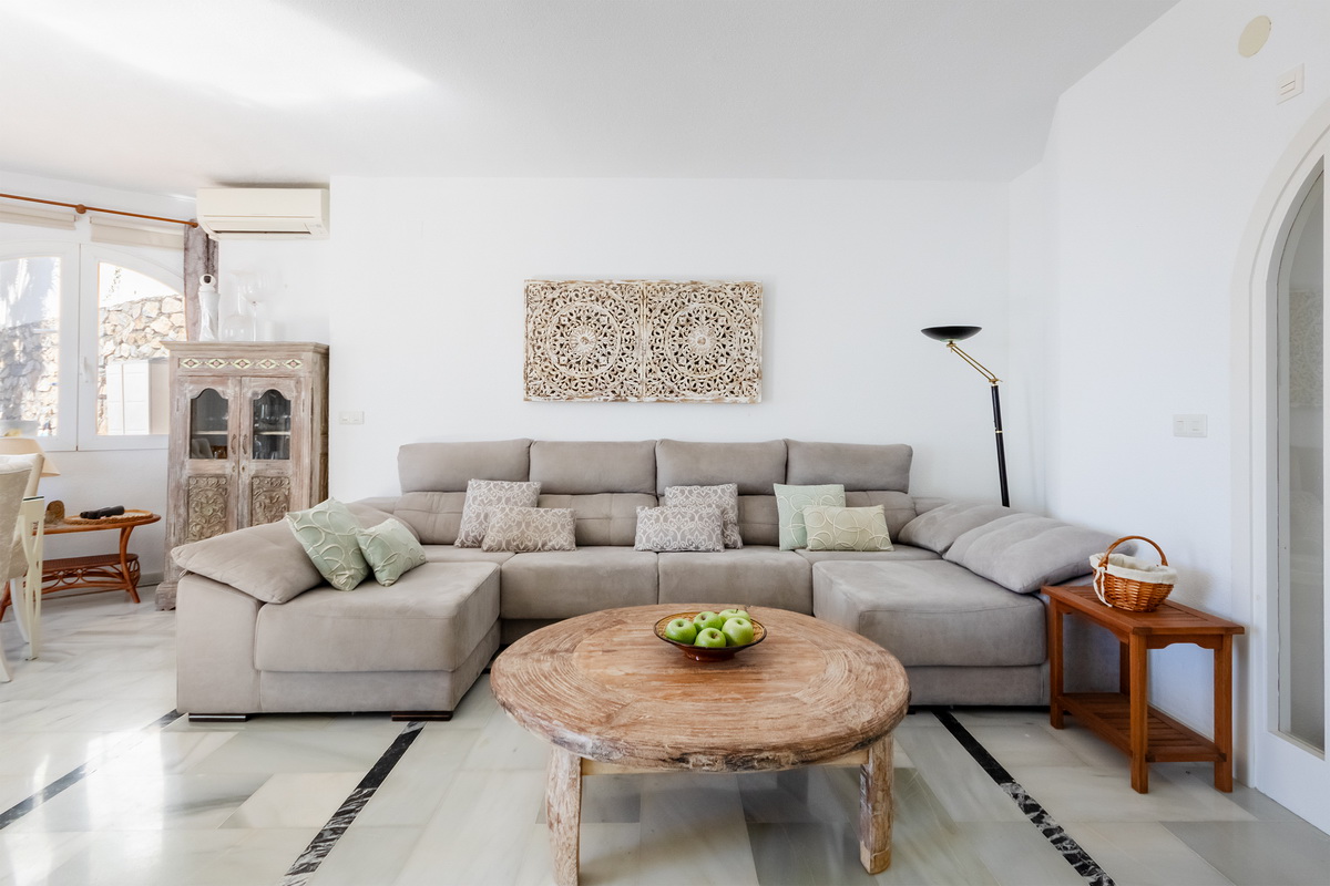 Chalet en venta con piscina en Almuñécar, Los Pinos