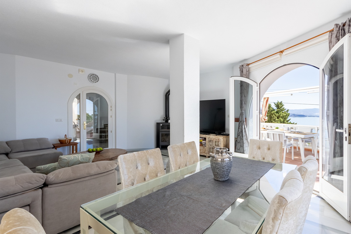 Chalet en venta con piscina en Almuñécar, Los Pinos
