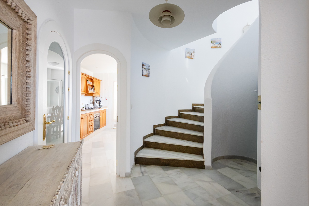 Chalet en venta con piscina en Almuñécar, Los Pinos