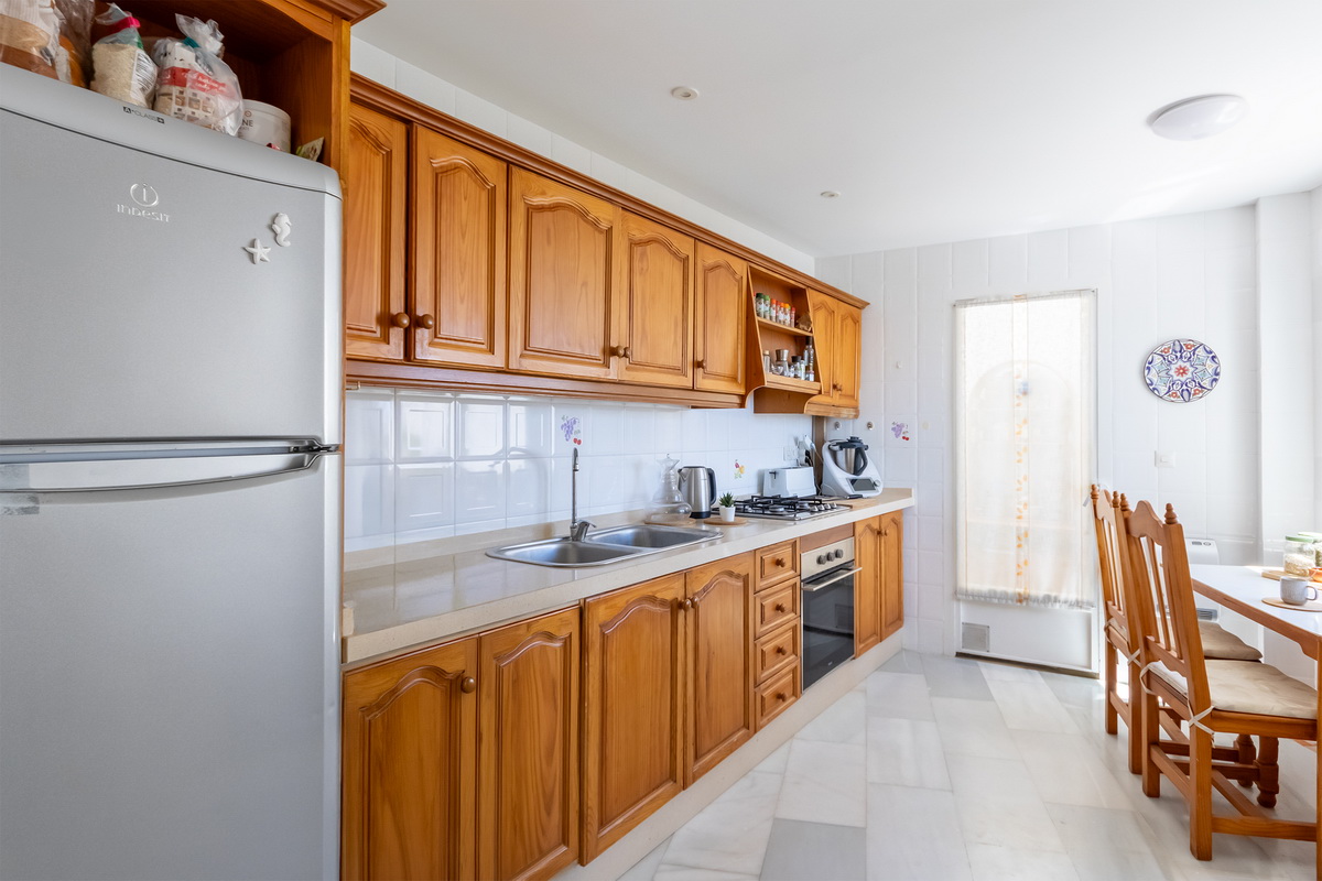 Chalet en venta con piscina en Almuñécar, Los Pinos
