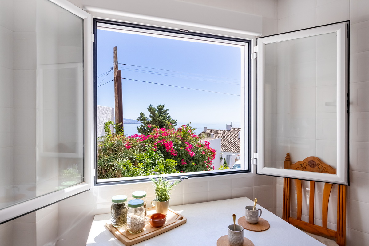 Chalet en venta con piscina en Almuñécar, Los Pinos
