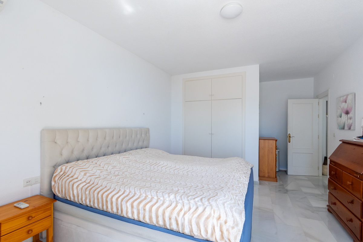 Chalet en venta con piscina en Almuñécar, Los Pinos