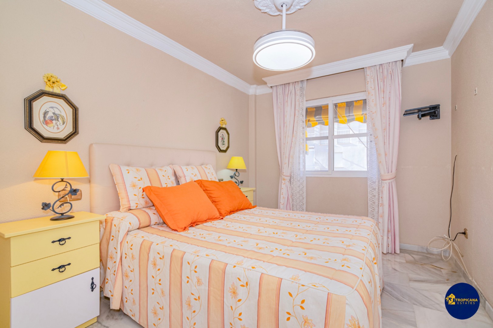 Apartamento en venta de 2 dormitorios en Almuñécar, Velilla