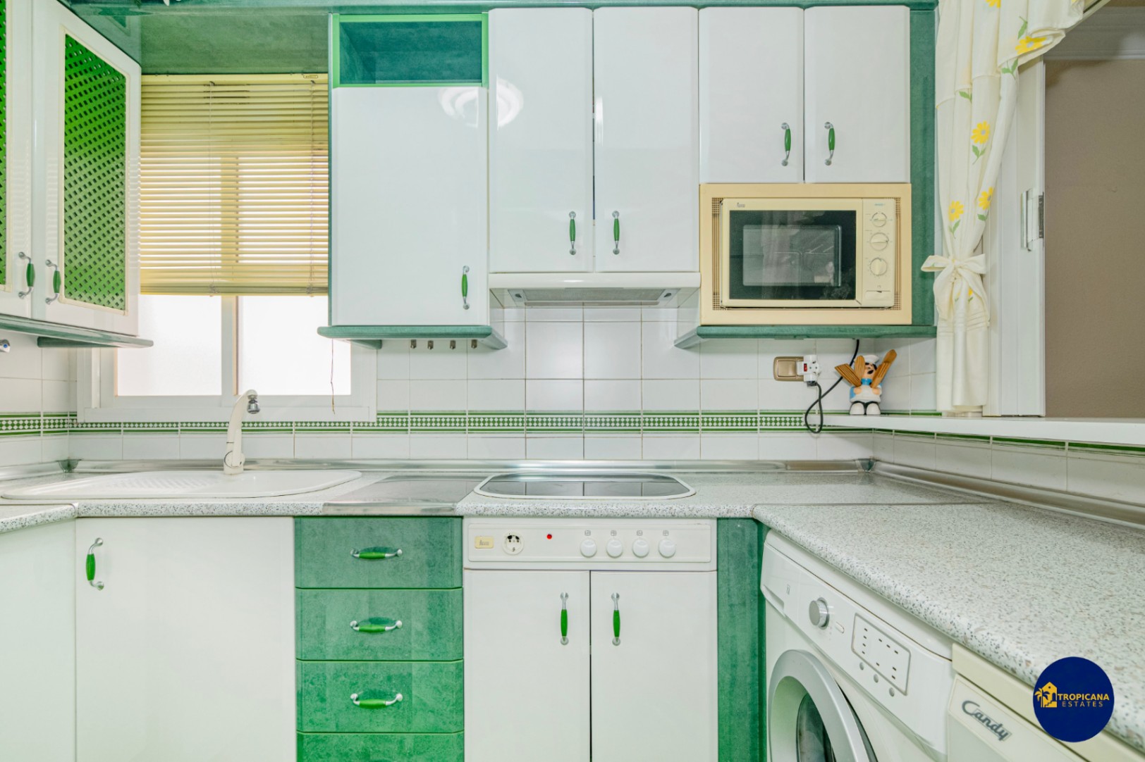 Apartamento en venta de 2 dormitorios en Almuñécar, Velilla