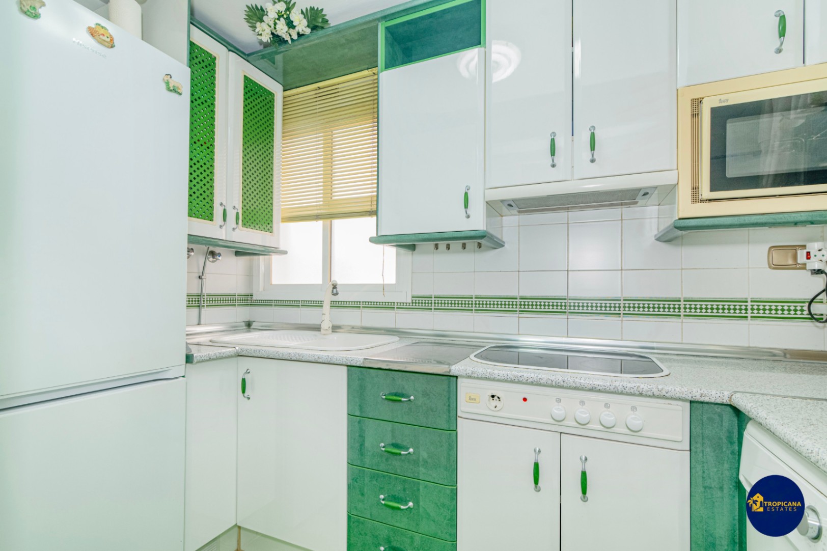 Apartamento en venta de 2 dormitorios en Almuñécar, Velilla