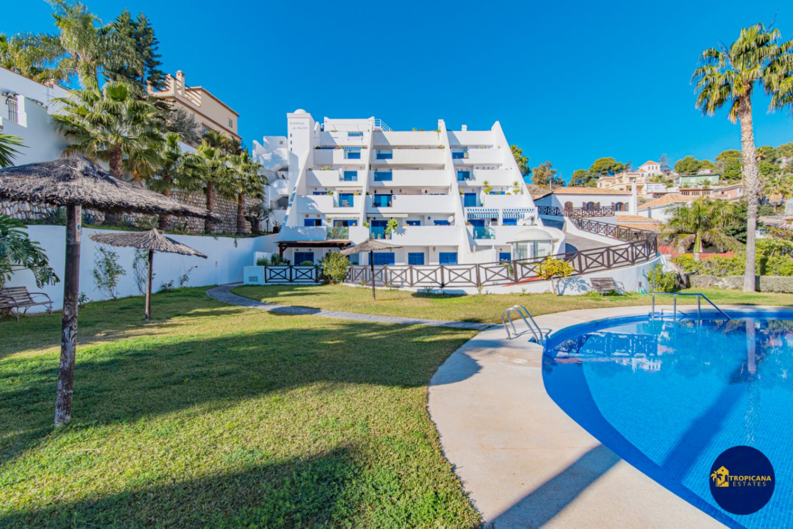 Apartamento en venta de 3 dormitorios en Cotobro, Almuñécar