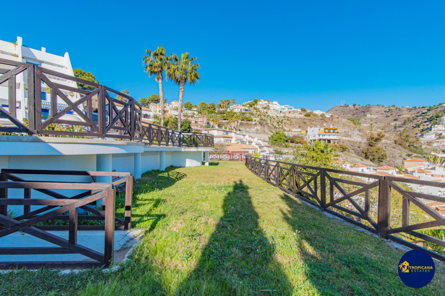 Apartamento en venta de 3 dormitorios en Cotobro, Almuñécar