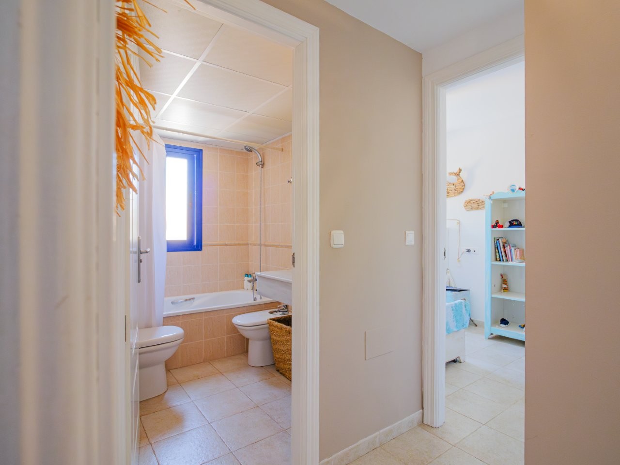 Apartamento en venta de 3 dormitorios en Cotobro, Almuñécar