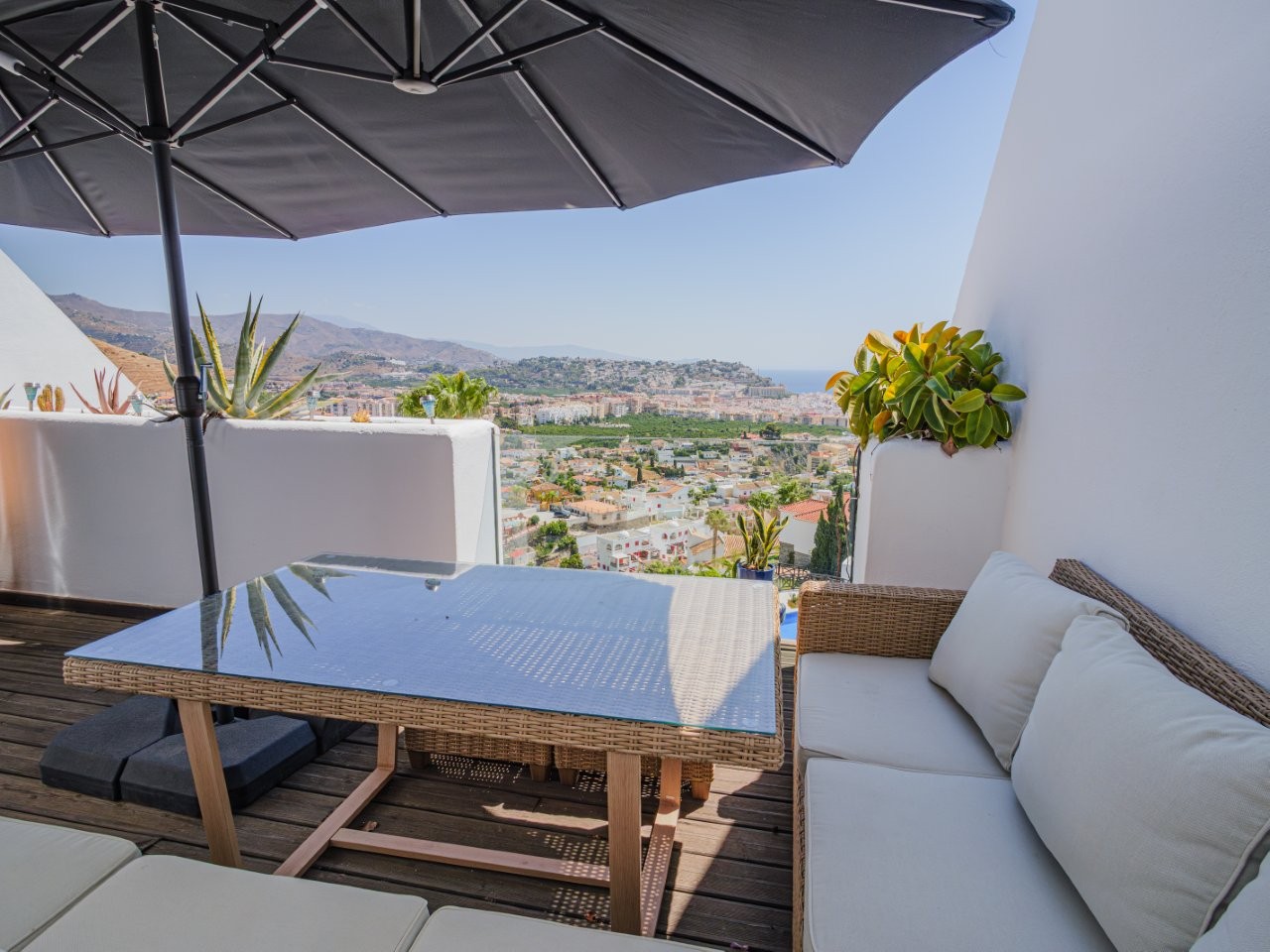 Apartamento en venta de 3 dormitorios en Cotobro, Almuñécar